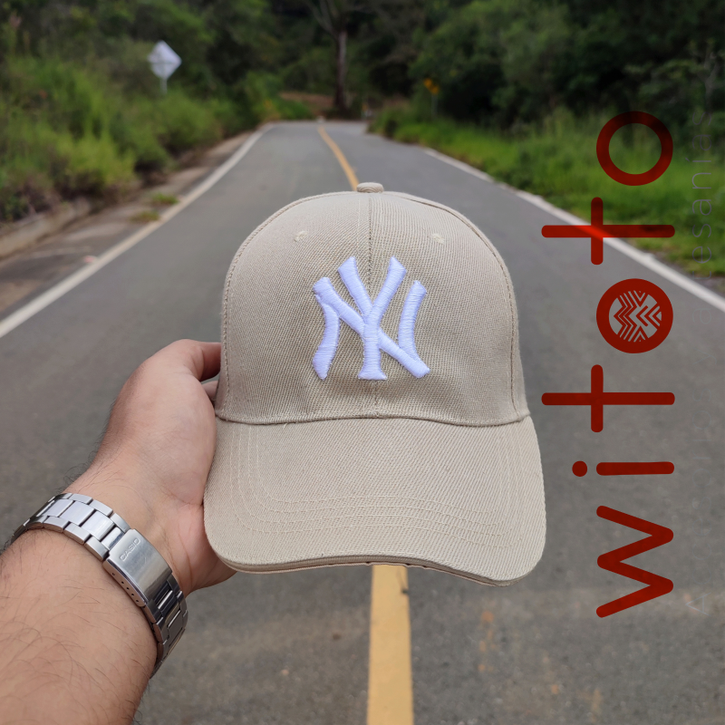 GORRA LOS ANGELES BEIGE LOGO BLANCO